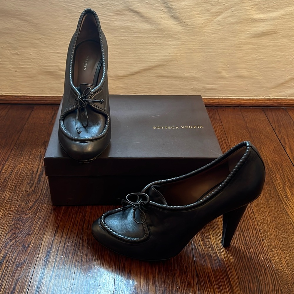 Bottega Veneta Leather Pumps